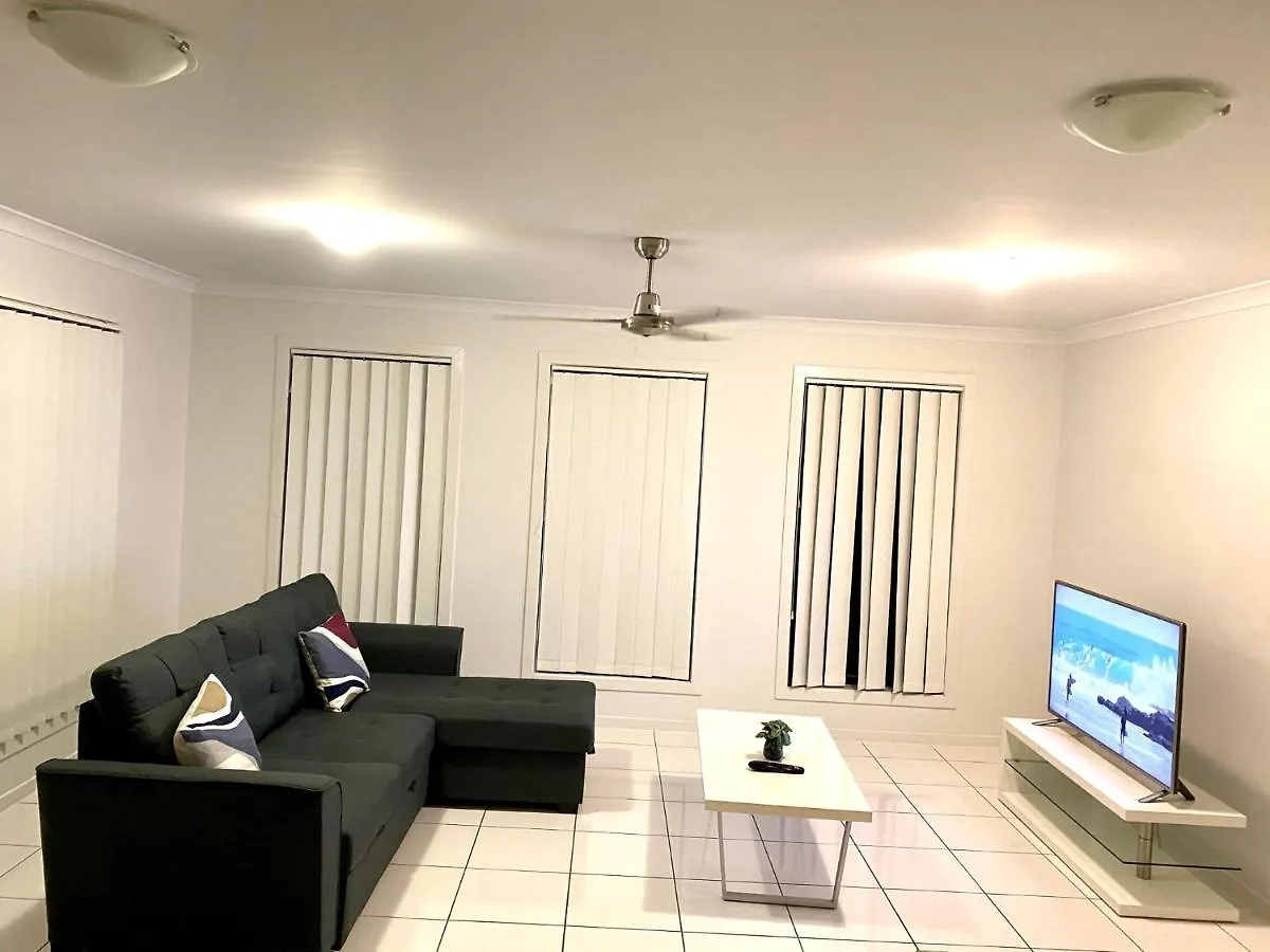 Modern 4Br Close To The Airport- Whole House Gladstone