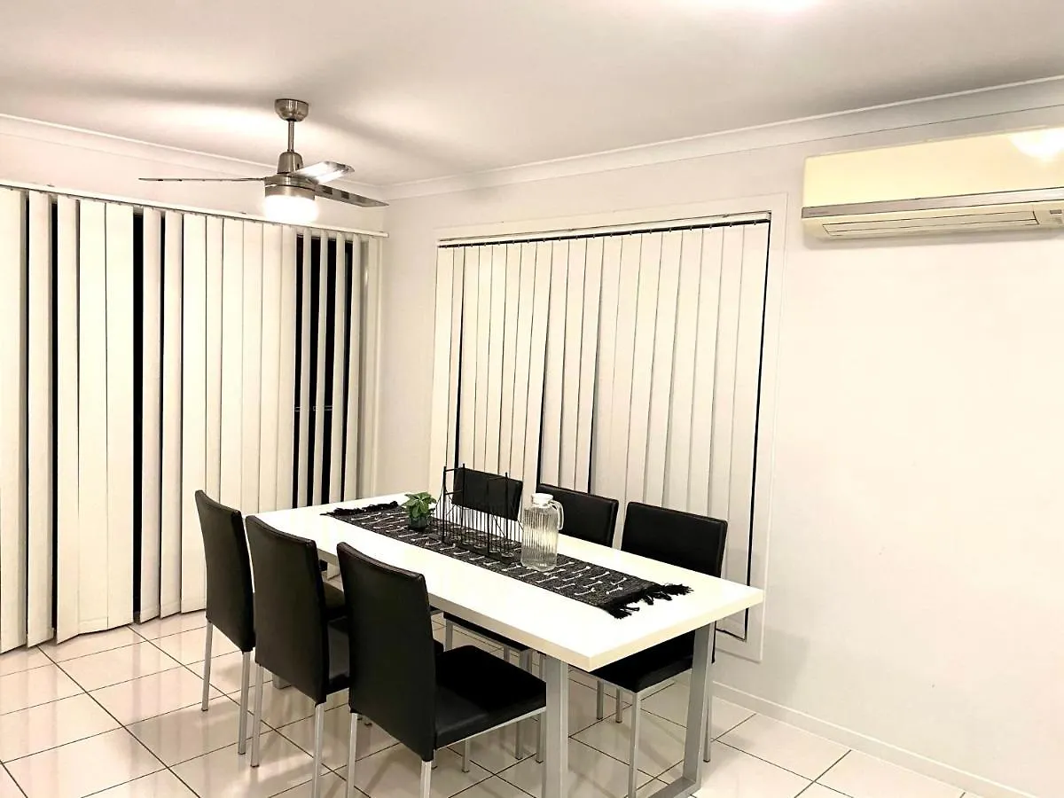 Feriehus Modern 4Br Close To The Airport- Whole House Gladstone Australien